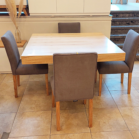 Juego de Comedor - Mesa Pirámide madera paraiso 120 x 120+ 4 sillas Milano tapizadas- LMO