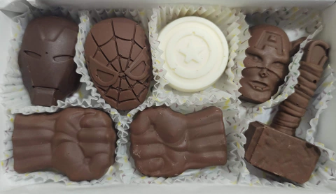 Caja de Chocolates Avengers