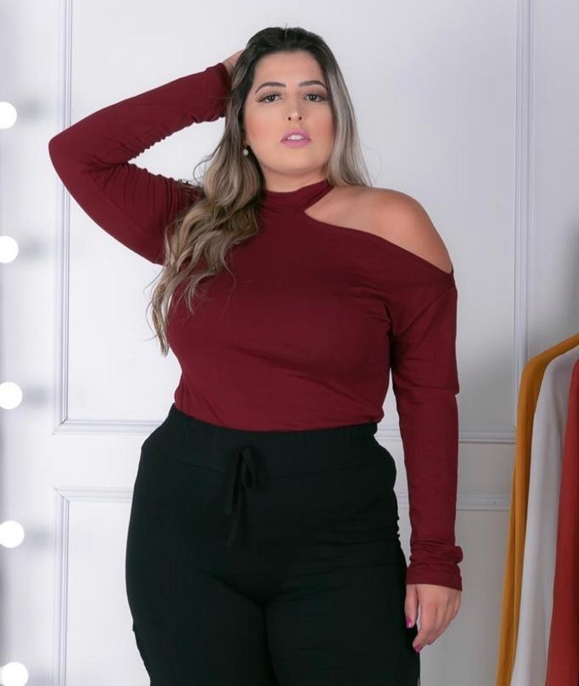 blusa choker manga longa