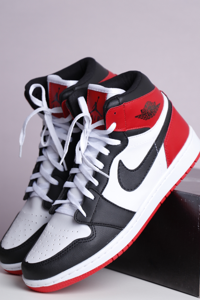 jordan 1 preto e branco