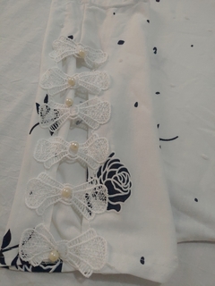 Blusa de malha Branca com Flor - Modelo 2 - comprar online