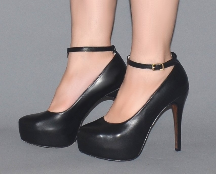 stilettos con pulsera