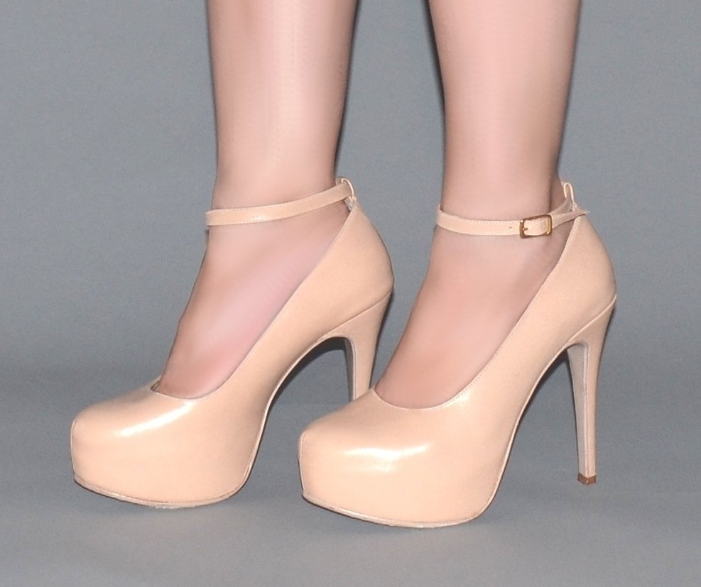 stilettos con pulsera