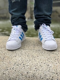 Tênis Adidas Superstar Branco Azul/ Camurça