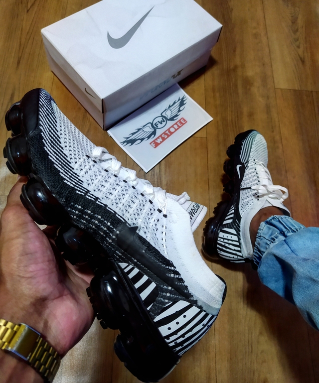vapormax zebra