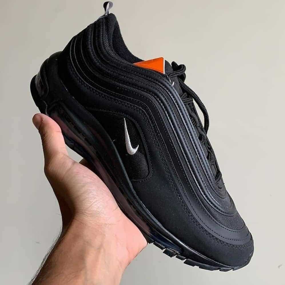 tênis nike refletivo