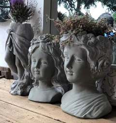 Florero Porta Maceta Macetero Cemento Cabeza Niño Romano en internet