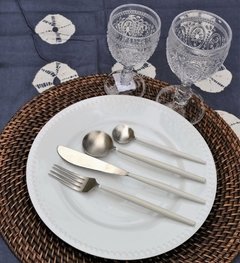 Imagen de 16 Cubiertos Para 4 Personas Acero Inoxidable India Blanco