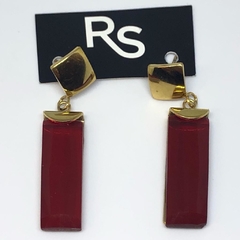 Aros rectangulos con piedra roja de acero dorado 5 cm de largo x 1 cm de ancho
