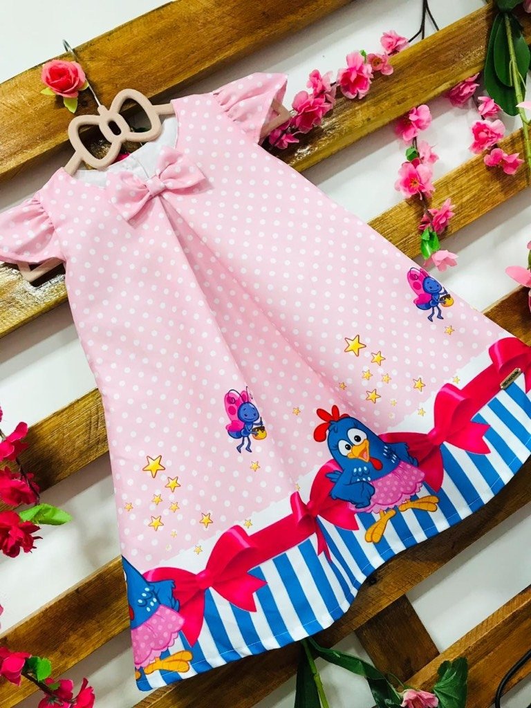 Vestido Galinha Pintadinha rosa claro flores Modelo Manuella infantil