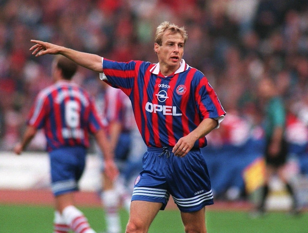 camisa bayern de munique vermelha e azul