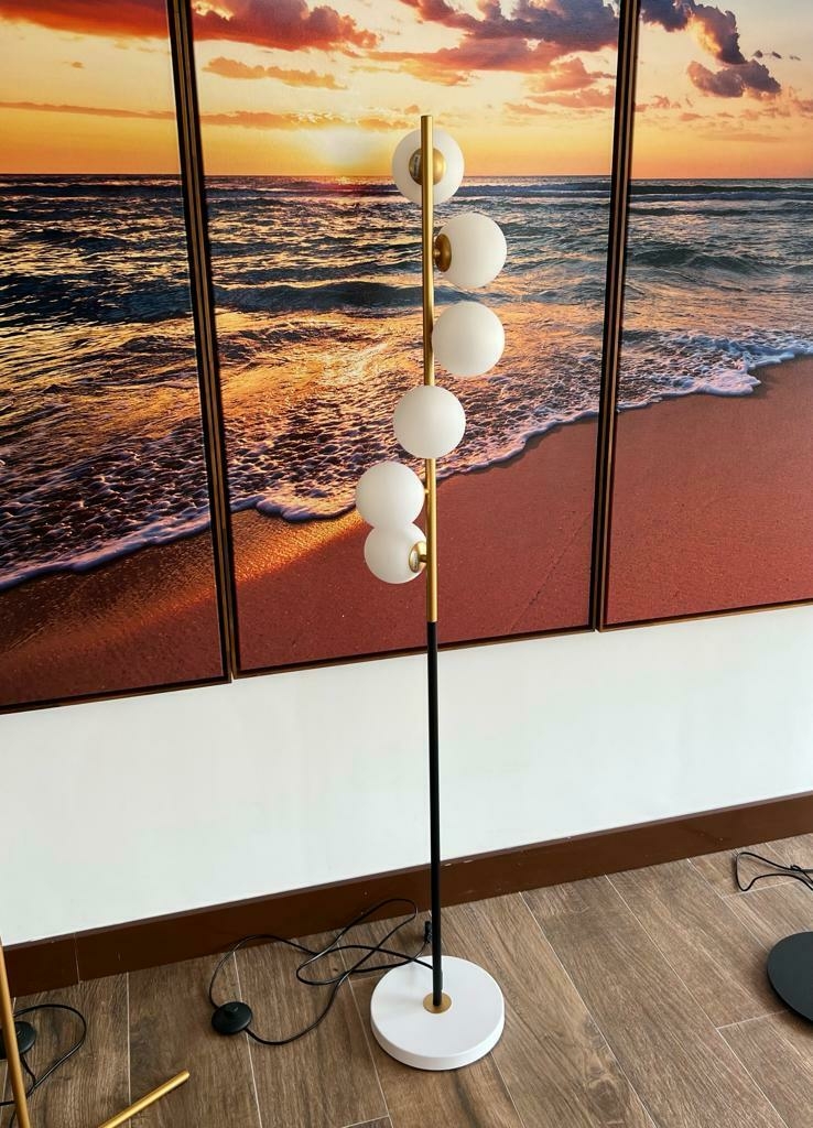 Luminária de Chão Jabuticaba Dourado 6 Globos