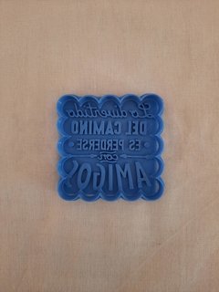 Cortante + Sello: lo divertido del camino es perderse con amigos de 8x8cm