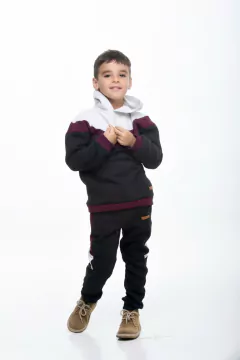 Conjunto "Brunito" en internet