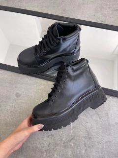 CHESTER BLACK CUERO