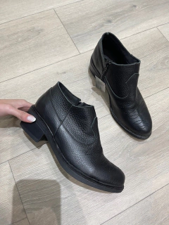 CLARA BLACK CUERO