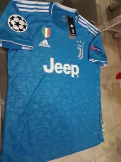 Camiseta Adidas Juventus Celeste 2019 2020 UCL y Scudetto Stadium - Roda Indumentaria