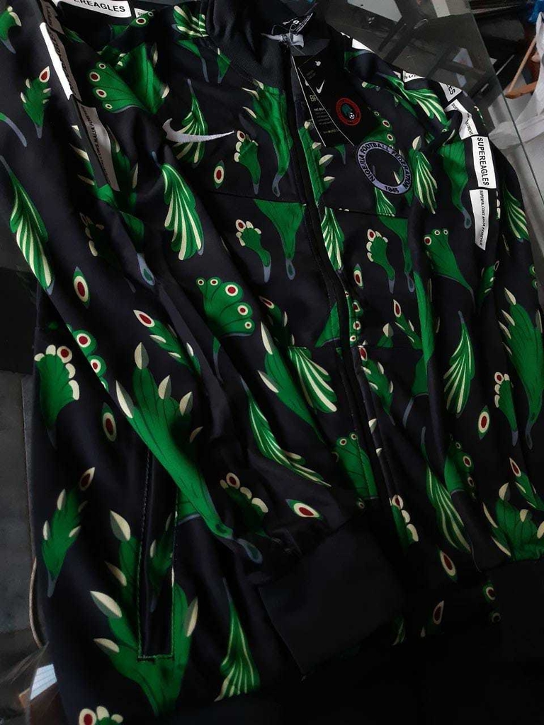 Campera Nike Nigeria Floreada 2021 No Conjunto