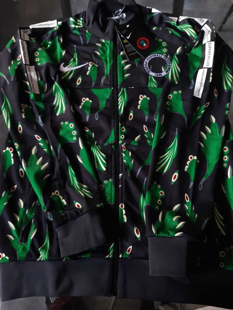 Campera Nike Nigeria Floreada 2021 No Conjunto