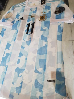 Camiseta adidas Argentina Titular 2021 2022 HeatRdy Match #11 Di Maria Parches Copa America + Matchday en internet