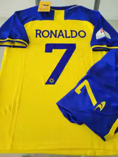 Kit Niño Camiseta + Short Al Nassr Titular Cristiano Ronaldo 7 2022 2023 - Roda Indumentaria