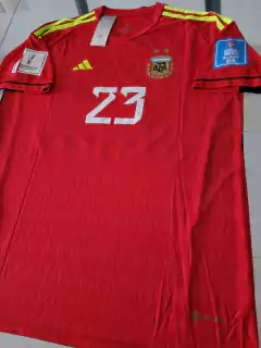 Camiseta Adidas Argentina Roja Arquero Dibu Martinez 2022 2023 *OUTLET* en internet