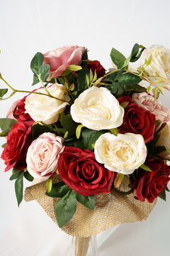 Ramo bouquet mixto+ FLORERO TRAMADO DE REGALO - comprar online