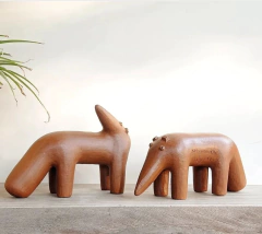 Escultura Tamanduá de Barro Neguinha e Nanai - Bico pra baixo M - comprar online