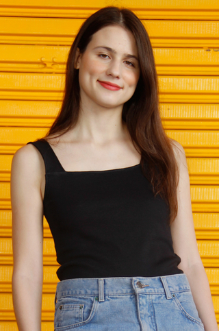 REGATA DECOTE QUADRADO CANELADA PRETO