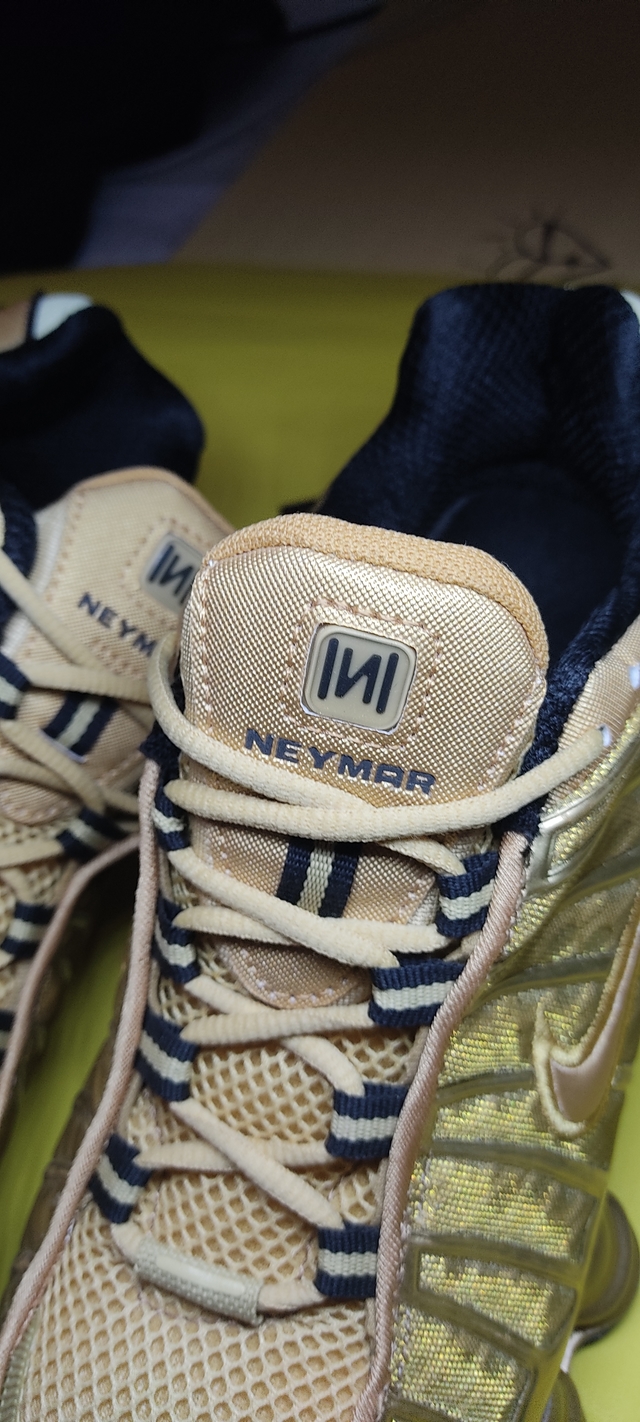 Tênis Nike Shox TL (12 Molas) Gold Neymar - Dourado