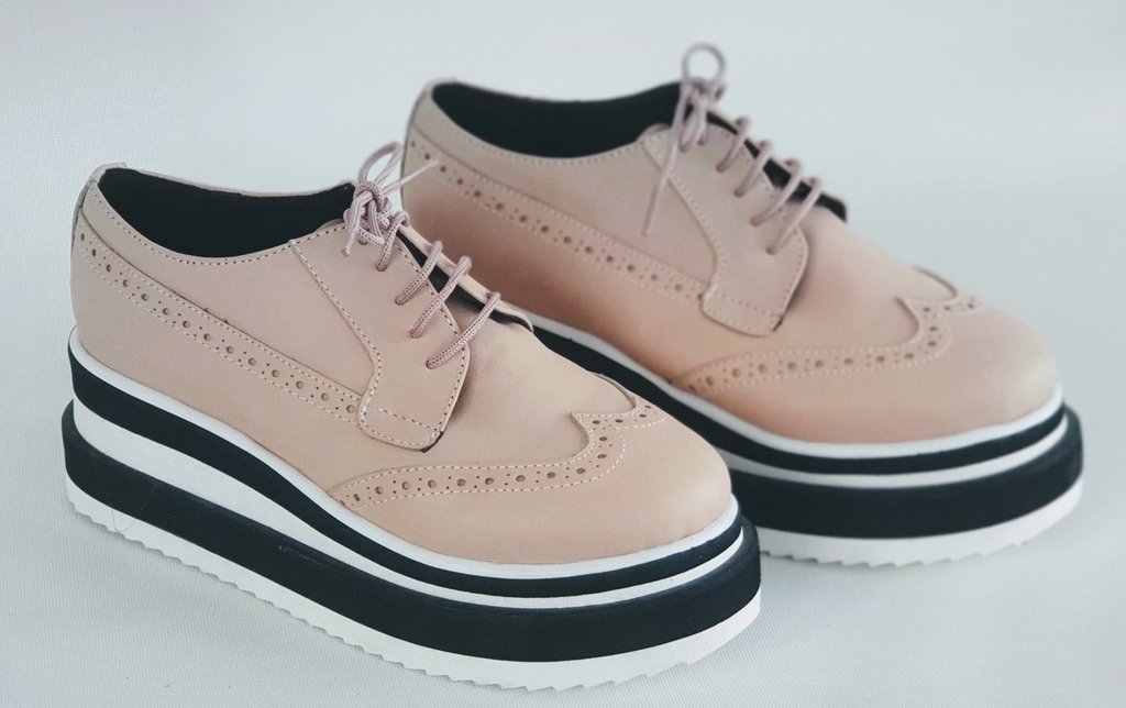 Zapatos acordonados nude