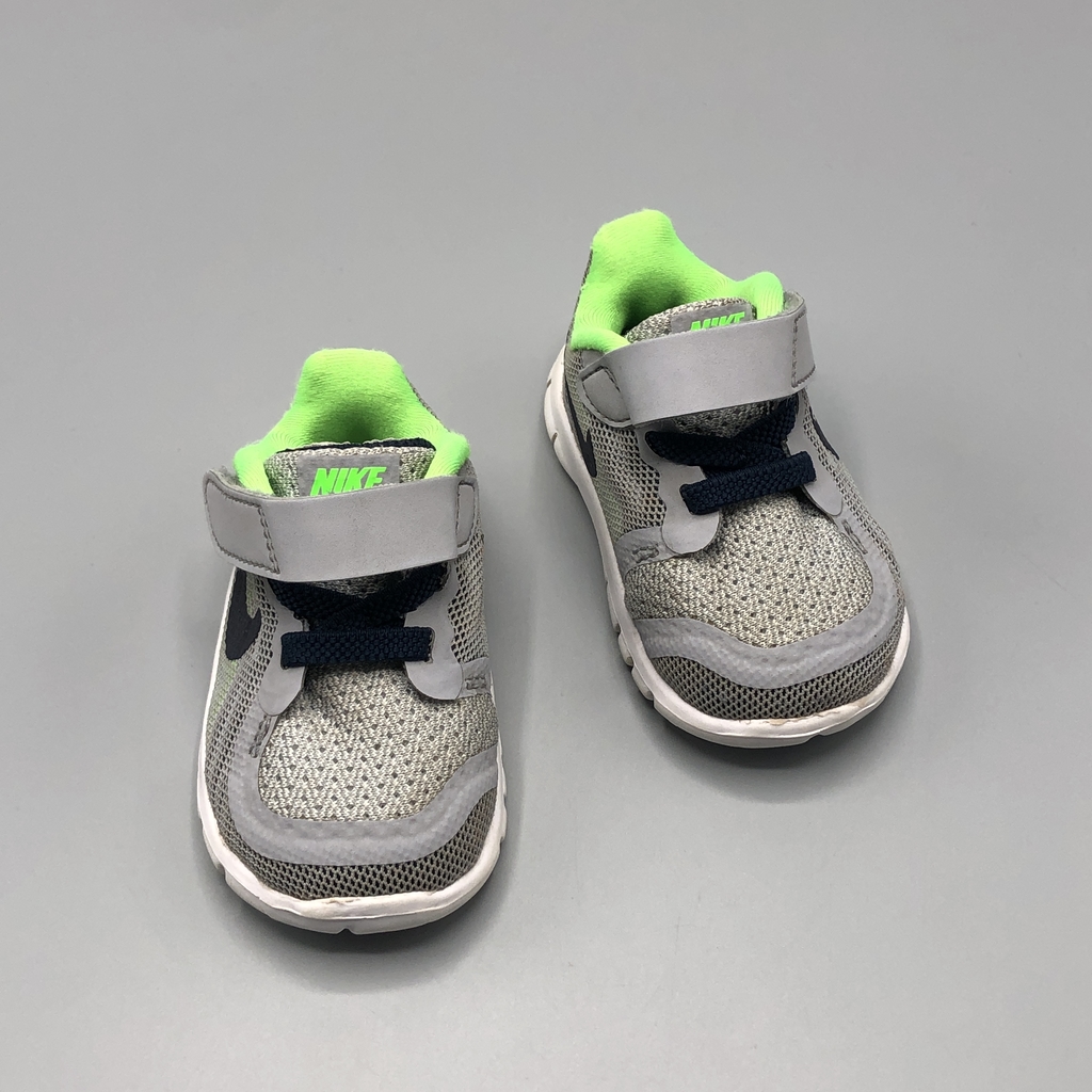 Segunda Selección - Zapatillas Nike Talle 17 EUR grises verde fluor (10,5  cm largo plantilla)