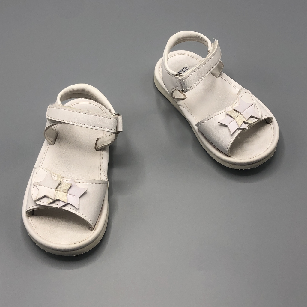 Segunda Selección - Sandalias Mimo Talle 22 Arg blancas estrellitas brillo  (15 cm largo suela)