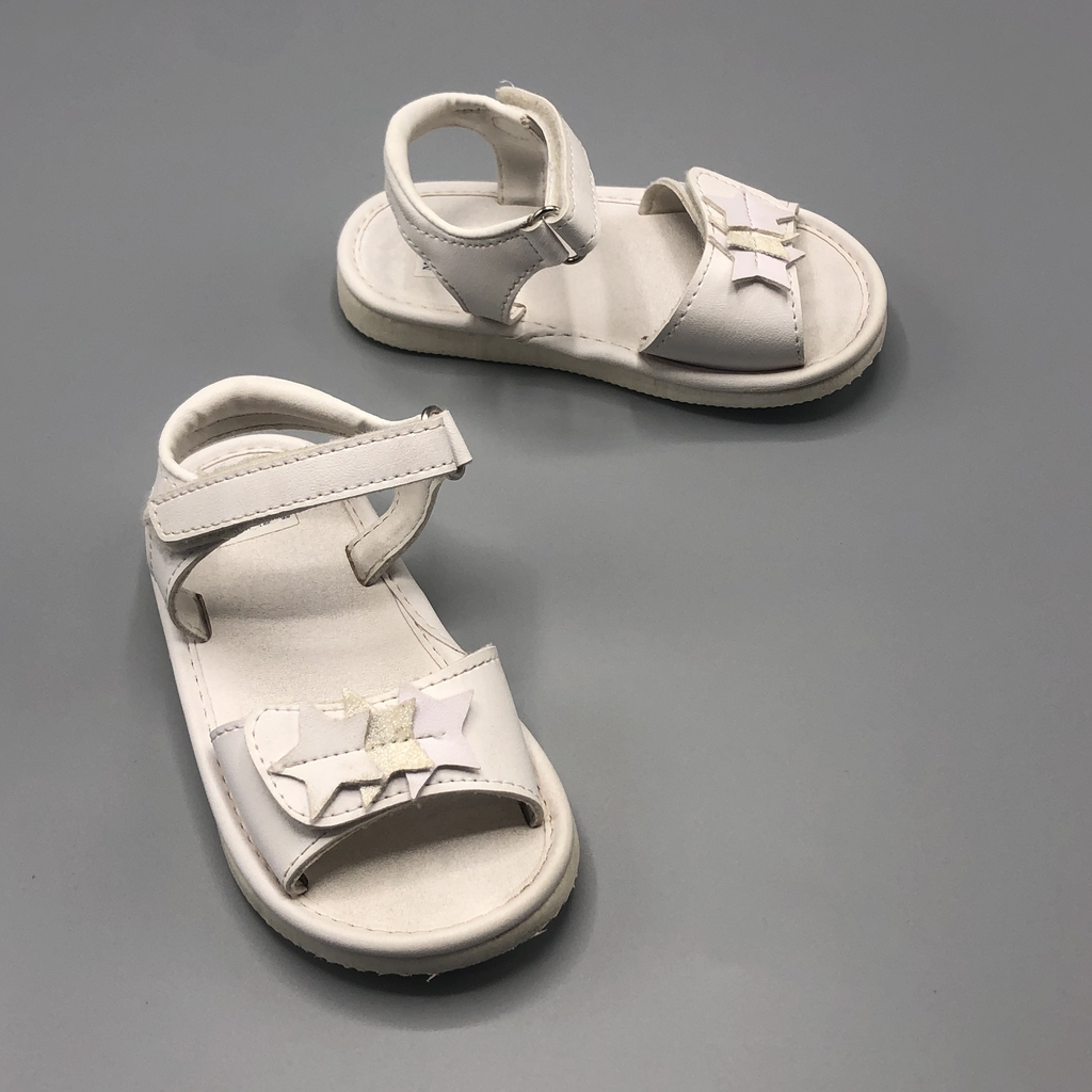 Segunda Selección - Sandalias Mimo Talle 22 Arg blancas estrellitas brillo  (15 cm largo suela)