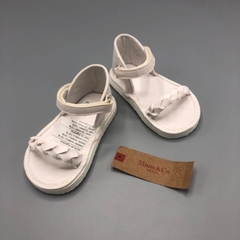 Sandalias NUEVAS Mimo Talle 21 AR (16cm suela) blancas - trenzas