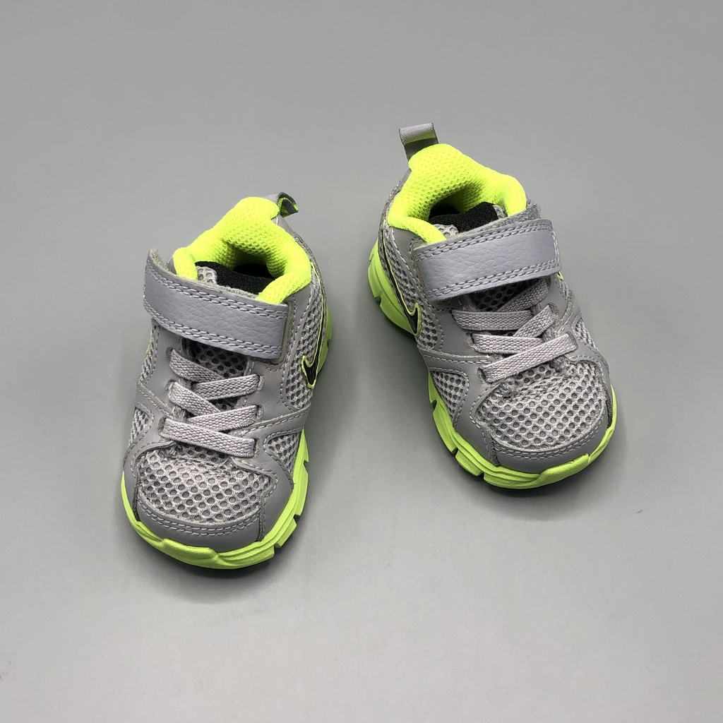 Segunda Selección - Zapatillas Nike Talle 17 EUR grises verde fluor abrojo