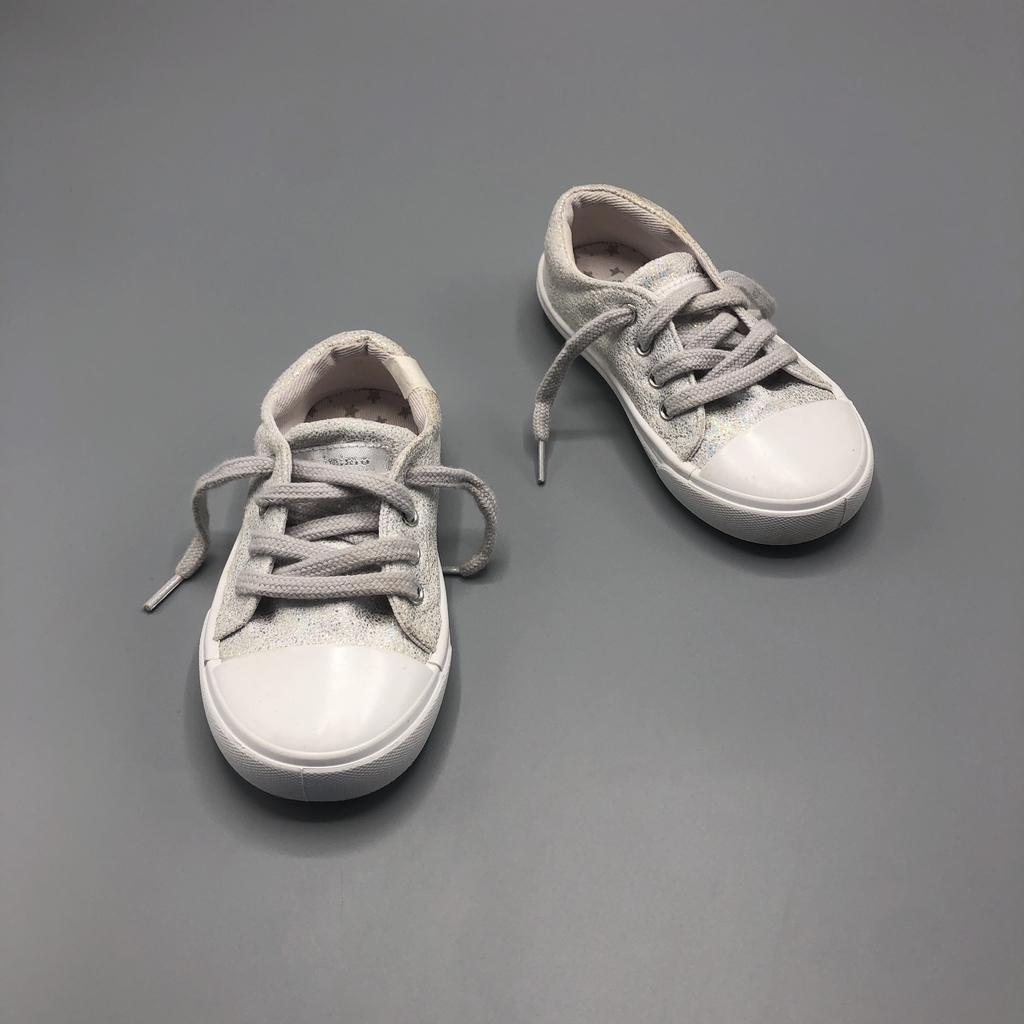 Segunda Selección - Zapatillas Mimo Talle 24 ARG plateadas estrellitas  brillo (17 cm largo)