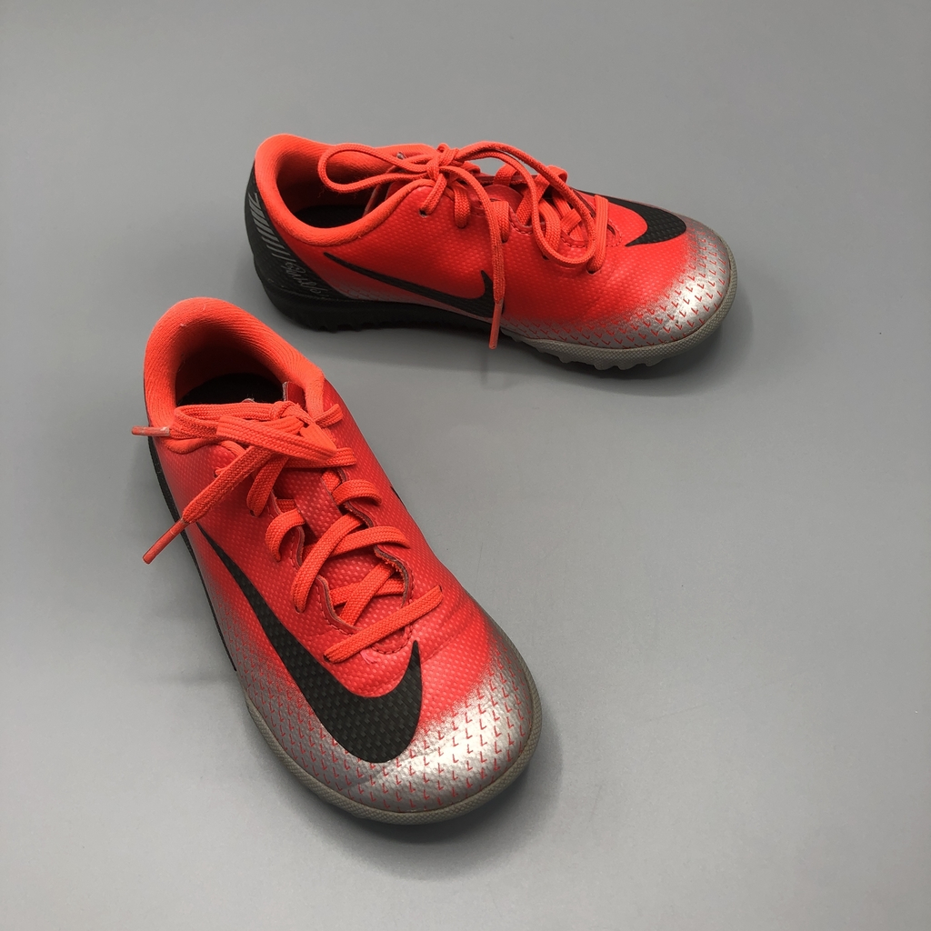 Segunda Selección - Botines Nike Talle 27 EUR (18cm suela) mercurial flúo