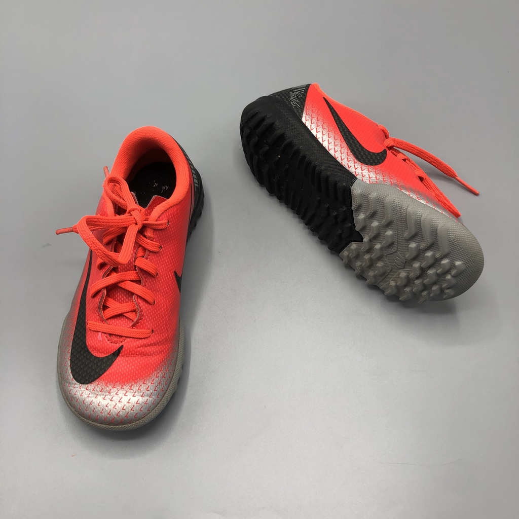 Segunda Selección - Botines Nike Talle 27 EUR (18cm suela) mercurial flúo