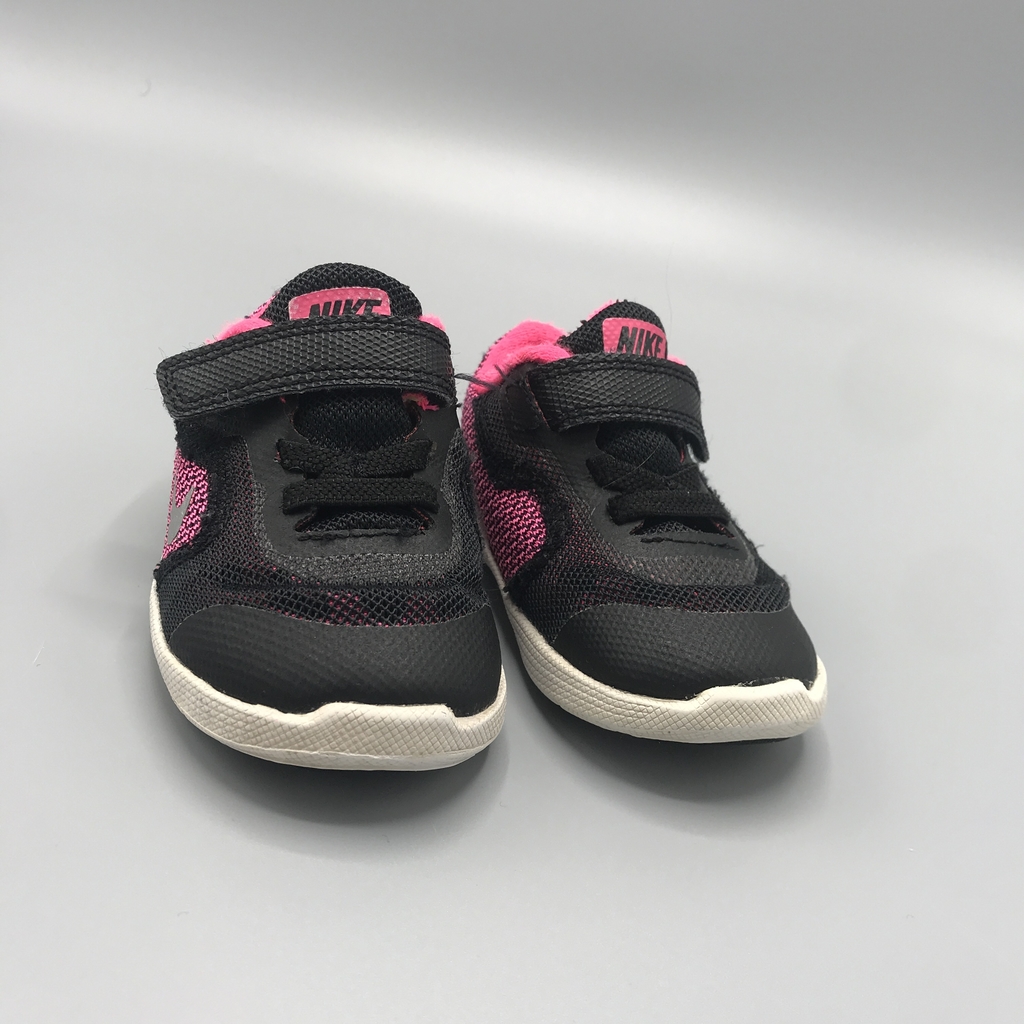 Segunda Selección - Zapatillas Nike Talle 21 EUR negras y fucsia abrojo  (14,5 cm largo suela)