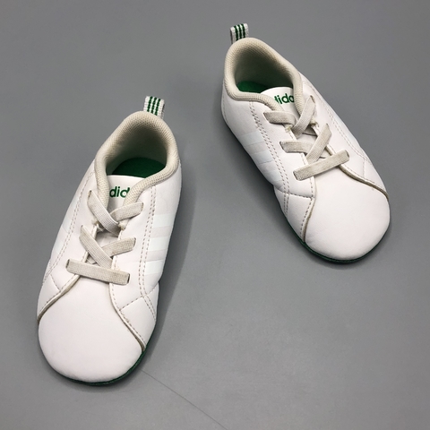 Zapatillas Adidas Talle 19 FR blancas verdes - no caminantes - (12cm suela)