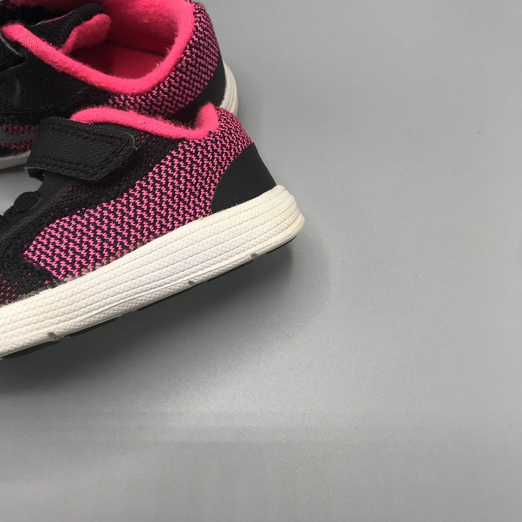 Segunda Selección - Zapatillas Nike Talle 21 EUR negras y fucsia abrojo  (14,5 cm largo suela)