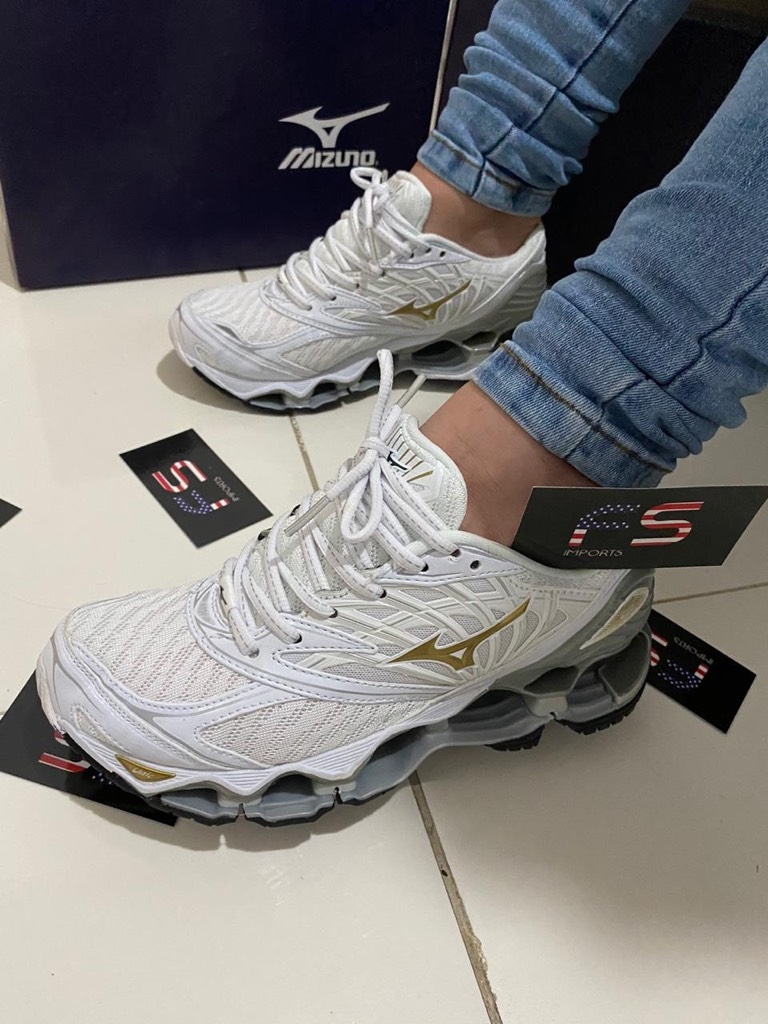 mizuno branco e dourado