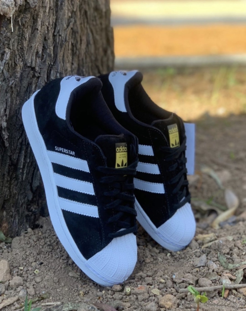 tenis adidas superstar camurça