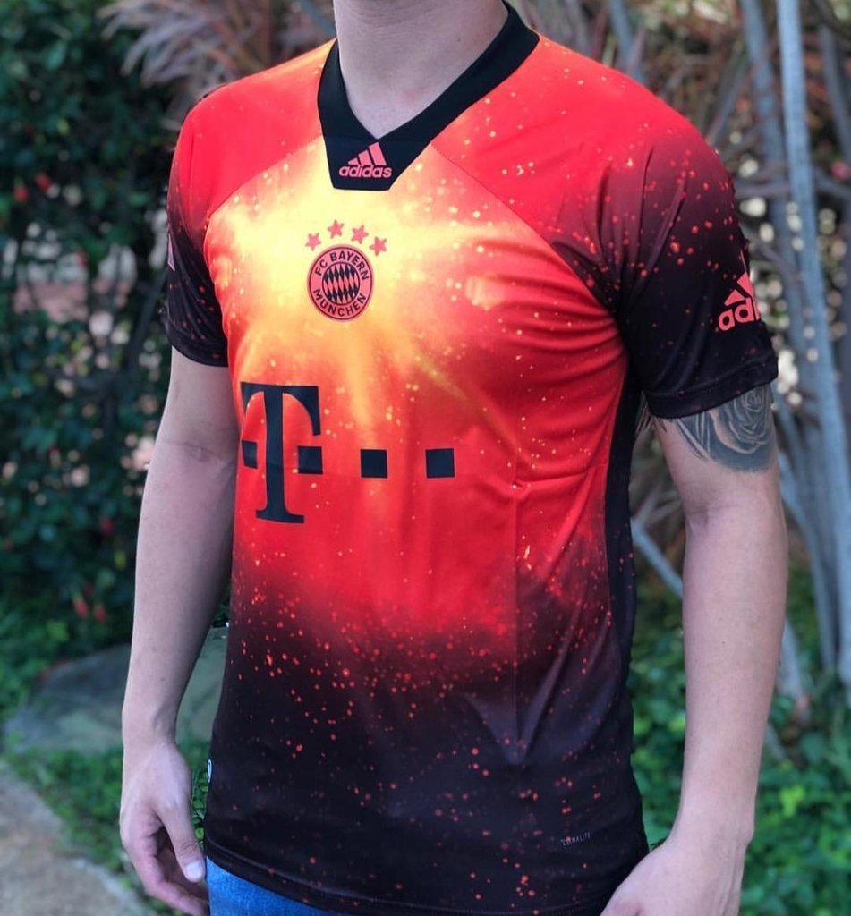 camisa bayern de munique vermelha e azul