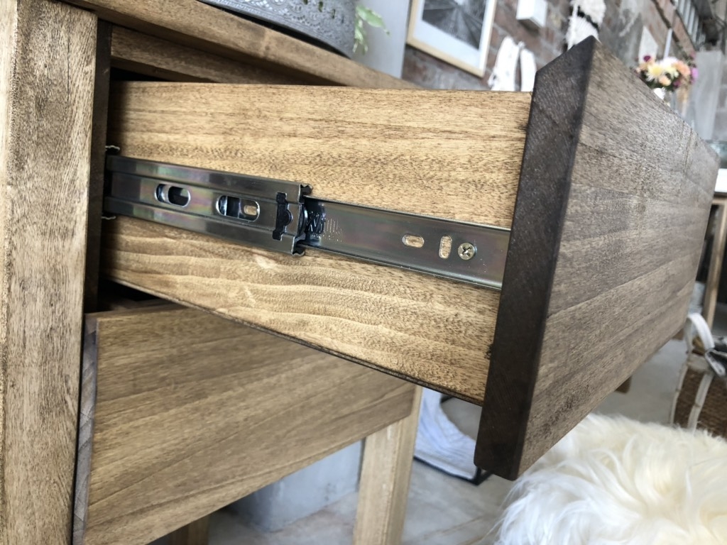 Mesa de luz álamo teñido - Comprar en Rancho Deco