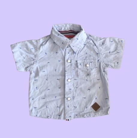 Camisa manga corta rayada celeste y blanca con tiburoncitos Mimo - 9M