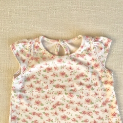 Remera manga corta de algodón blanco floreada con mariposas - 3M en internet