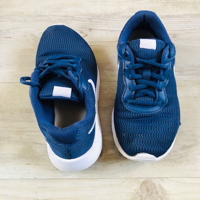 Zapatillas azules y blancas Nike - 35 (24cm)