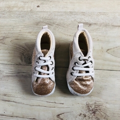 Zapatillas primeros pasos con brillitos Gap - 18 (12cm) - comprar online